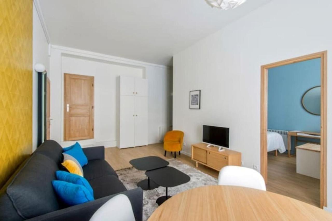Cozy 2 Bedroom Apartment In París Exterior foto